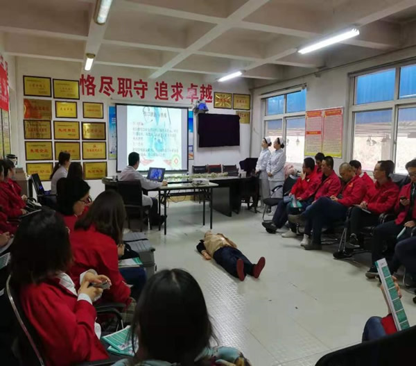 掌握醫(yī)療急救知識   及時搶救他人生命